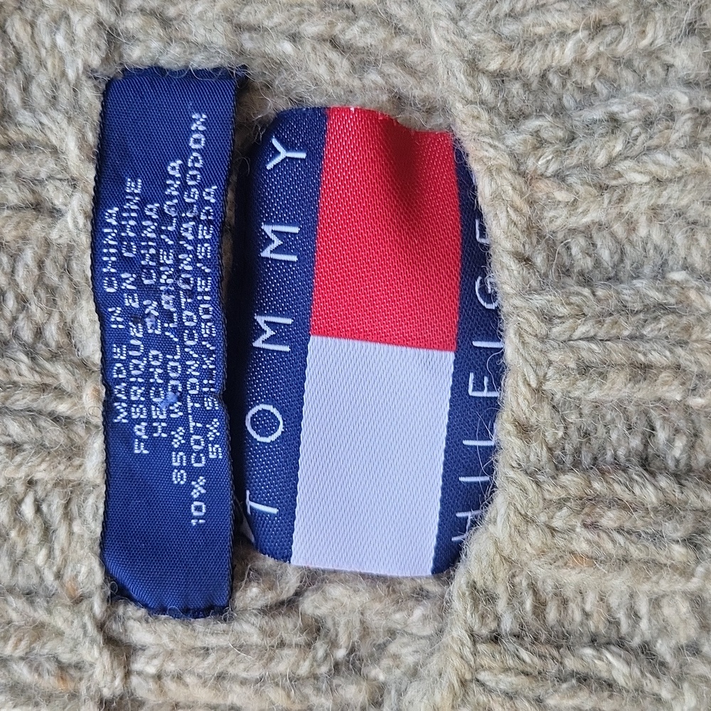Tommy Hilfiger Large Beige Cable Knit Crewneck Sweater - Picture 2 of 4